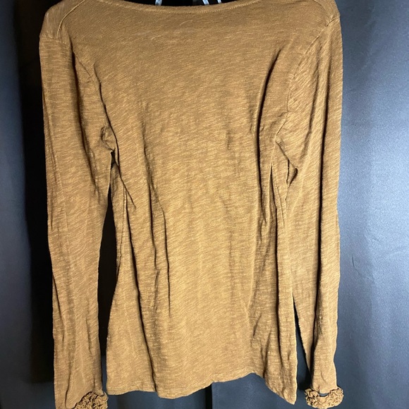 Large Top - Picture 2 of 2